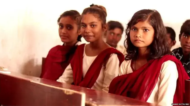 શહાના ખાતુન, અનુરાધા કુમારી અને સુહાના ખાતુન