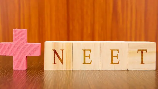 தமிழ்நாடு: உயரும் அரசுப் பள்ளிகளில் மாணவர்கள் சேர்க்கை -என்ன காரணம்?