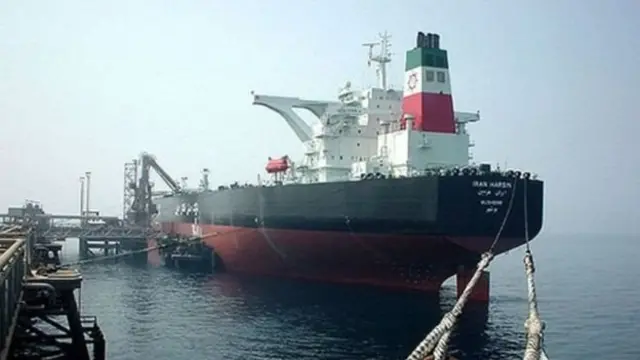 صادرات نفت ایران از زمان شروع تحریم های آمریکا کاهش داشته است