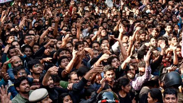 તલાટી પ્રદર્શન