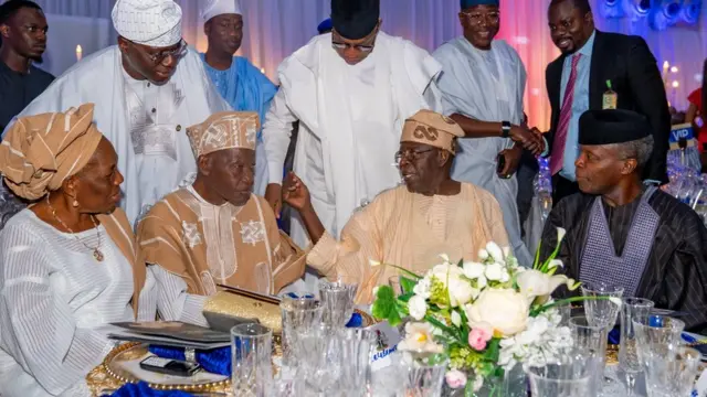 Tinubu, Osinbajo atawọ̀n eeyan miran n sọrọ