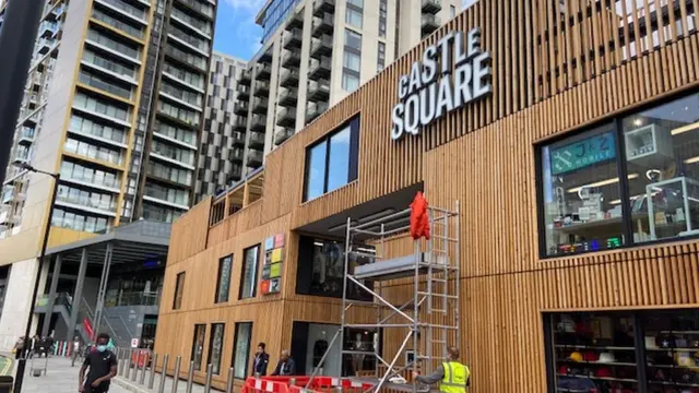 Tiendas en Castle Square