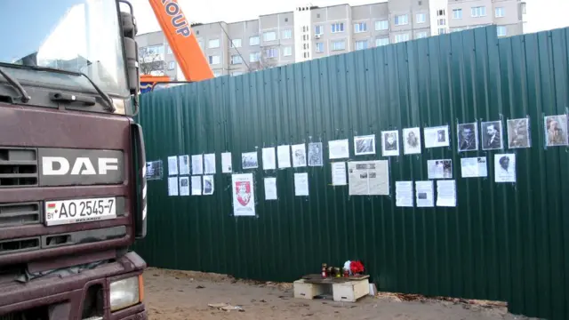 Участники протестов требовали создать не импровизированную, а настоящую Стену памяти