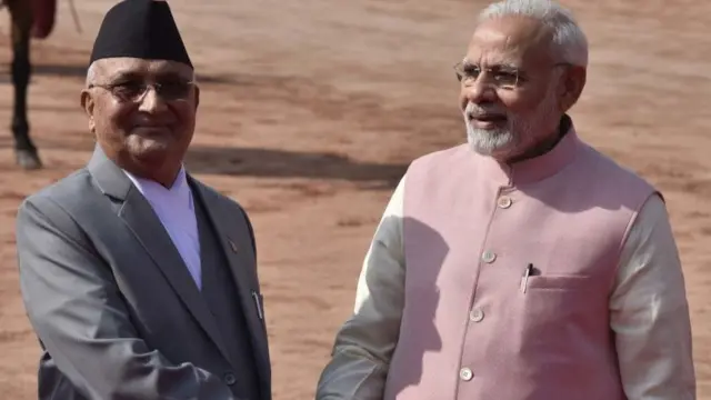 નેપાળના વડા પ્રધાન કે પી શર્મા ઓલી અને વડા પ્રધાન નરેન્દ્ર મોદી