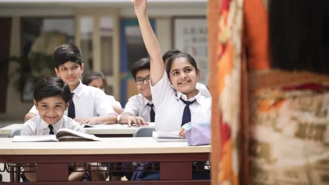 மாணவர்கள்