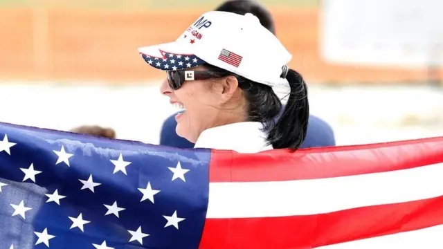 فلوریډا کې د ټرمپ زرګونه ملاتړي حاضر شوي وو