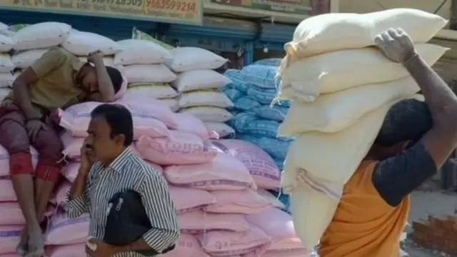 કામ કરતા મજૂર