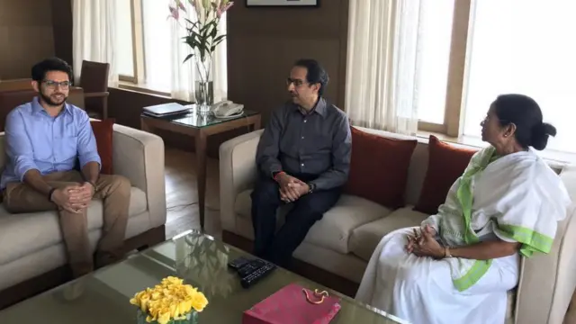 সাম্প্রতিক সময়ে একাধিকবার বৈঠকে বসেছেন মমতা ব্যানার্জি ও উদ্ধব ঠাকরে