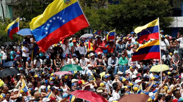 အတိုက်အခံဆန္ဒပြသူများ