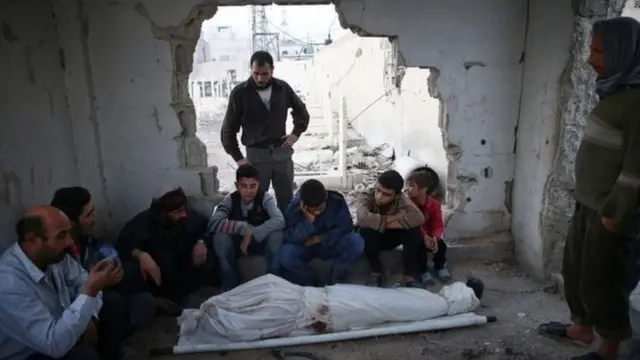 Dad u murugoonaya qof kaga dhintay duqayn ka dhacday Douma oo ku taalla duleedka Dimishiq.