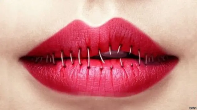 பாலியல் புகார்