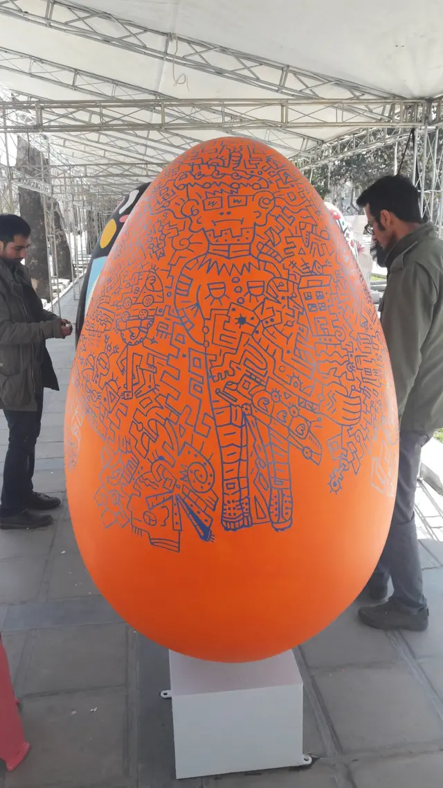 رنگ آمیزی تخم مرغ