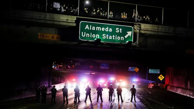 полицейские во время протестов