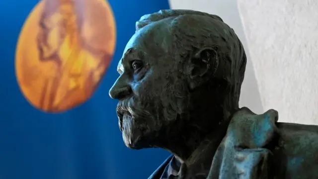 Busto de Alfred Nobel