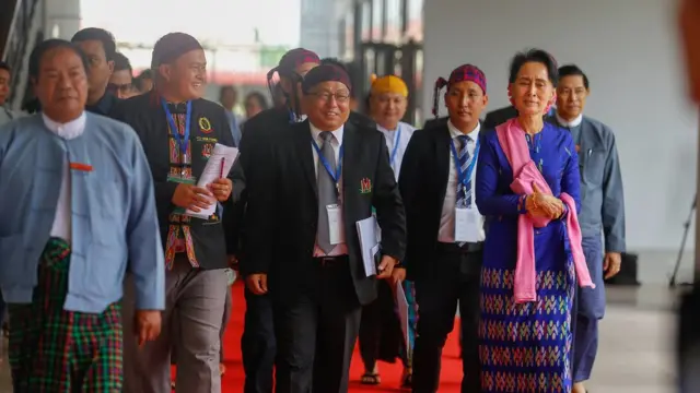 အတိုင်ပင်ခံ