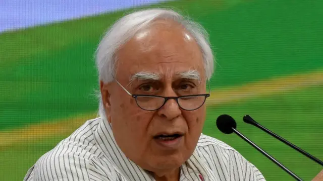 کانگریس کے سینئر رہنما کپل سبل