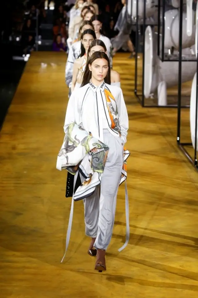 博柏利(Burberry)2019伦敦时装周走秀表演