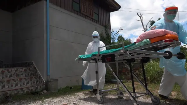 พยาบาลรับส่งผู้ป่วย