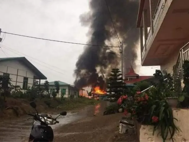 ထန်တလန်မြို့ မီးရှို့ခံရတဲ့ မြင်ကွင်း (ပုံဟောင်း)