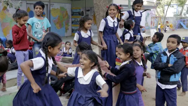 સ્કૂલ બાળકો