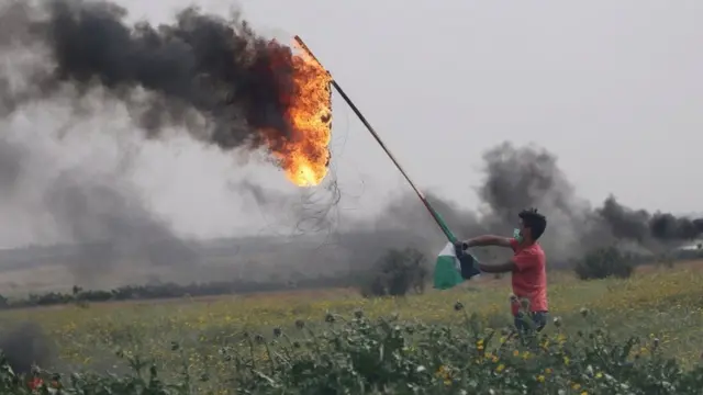 شاب فلسطيني