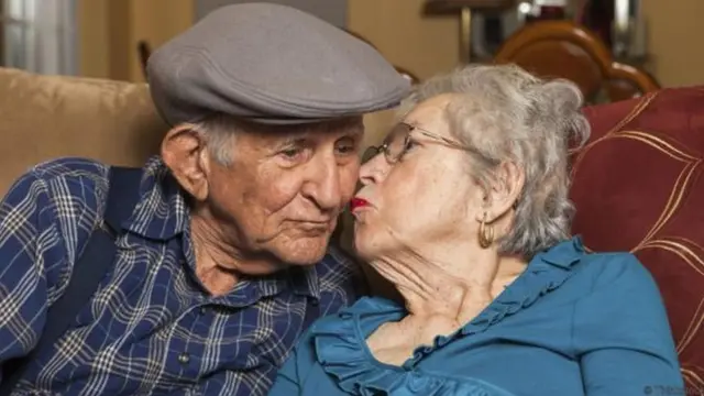 Yaşlı bir çift