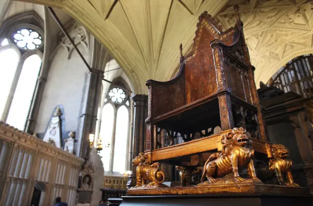 中世纪的加冕椅