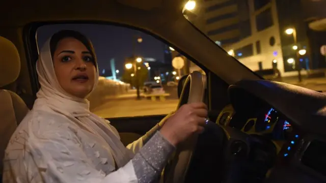 ২০১৮ সালের জুন মাসে সৌদি নারীদের গাড়ি চালানেরা অনুমতি দেয়া হয়।