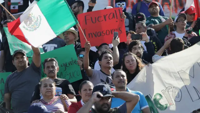 Protesta contra migrantes en Tijuana