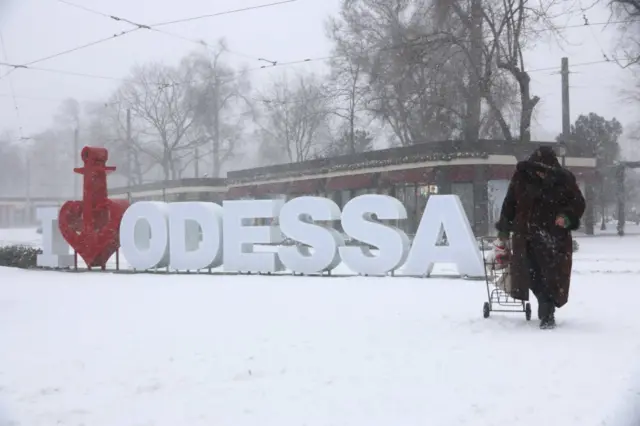 Рятувальні служби кажуть, що найбільше заторів сніги спричинили на Одещині