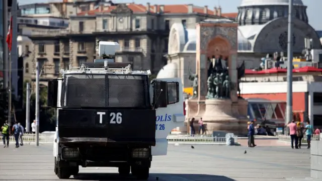 Полицейский автобус