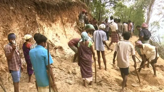 రోడ్డు నిర్మాణం