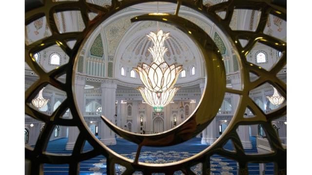 صورة من داخل المسجد