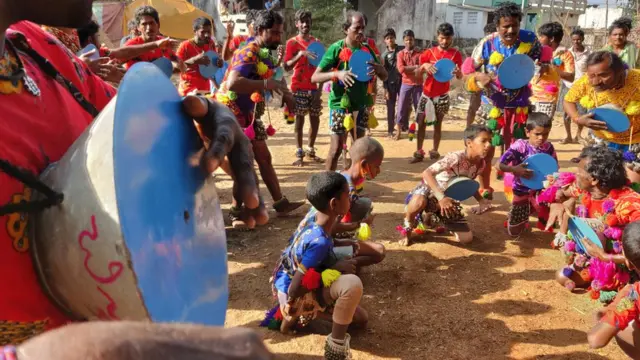 తప్పెటగుళ్లు