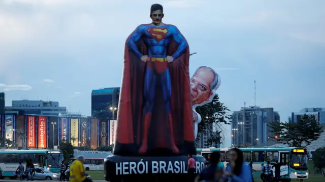 Estatua del juez Sergio Moro