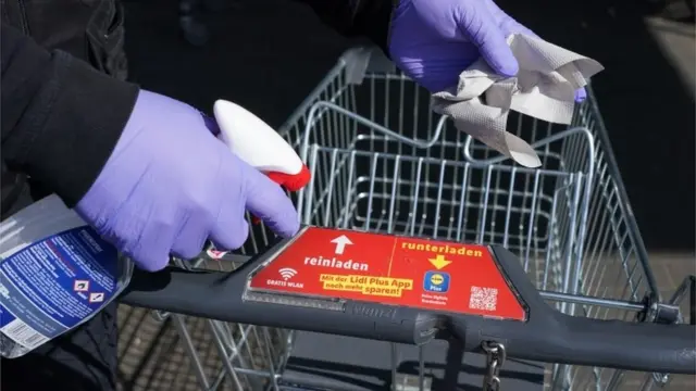 дезінфекція в супермаркеті