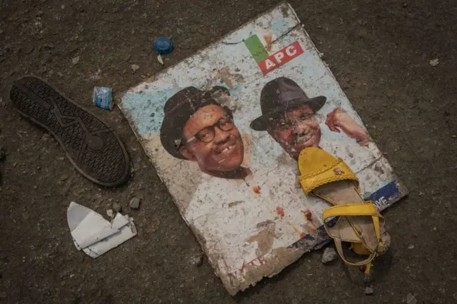 Ranar Talata, mutum 15 ne suka mutu sakamakon turmutsutsu da aka yi a wajen gangamin yakin neman zaben Shugaba Buhari na jam'iyyar APC a birnin Port Harcourt. An dauki wannan hoton kwana daya bayan faruwar wannan iftila'i