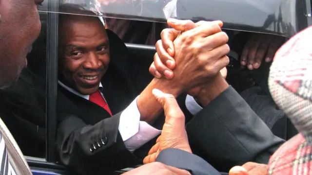 Agathon Rwasa agarutse i Bujumbura mu 2013