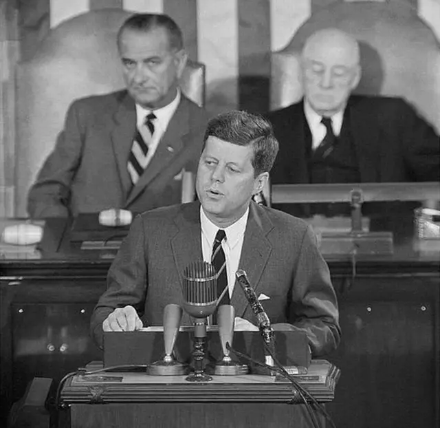 અમેરિકાના ભૂતપૂર્વ રાષ્ટ્રપ્રમુખ જૉન એફ કૅનેડી