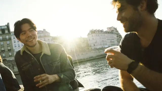 Такое впечатление, что стандартный ответ французов на любой вопрос или просьбу - "нет"