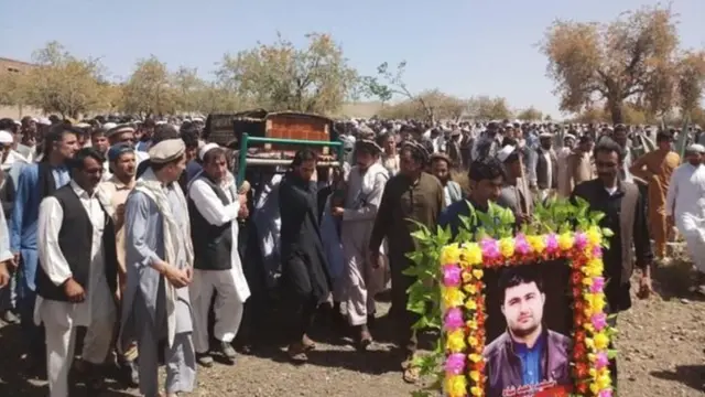अहमद शाह की शव यात्रा