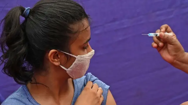 वैक्सीनेशन