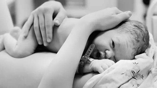 बच्चा और मां