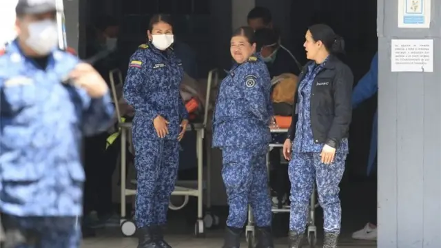 Guardias resguardan a victimas del motín