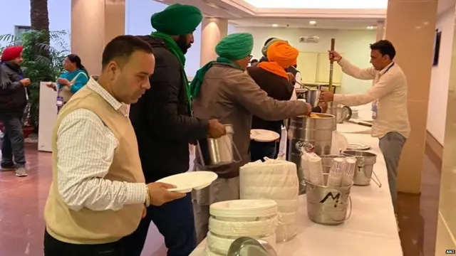 ਕਿਸਾਨਾਂ ਤੇ ਕੇਂਦਰ ਸਰਕਾਰ ਵਿਚਾਲੇ ਗੱਲਬਾਤ ਦੌਰਾਨ ਲੰਚ ਬ੍ਰੇਕ