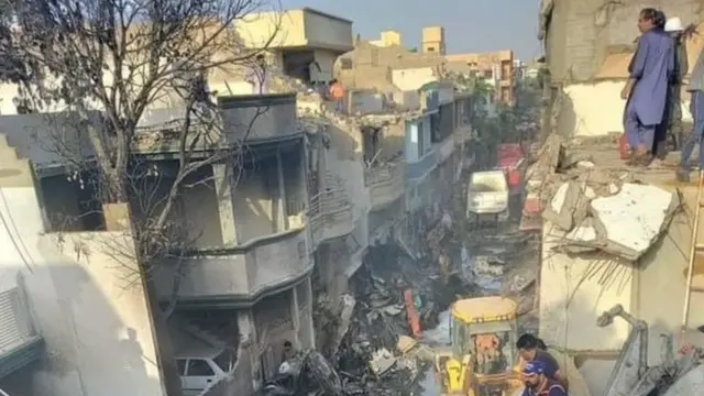 ਕਰਾਚੀ ਵਿੱਚ ਜਹਾਜ਼ ਹਾਦਸਾ