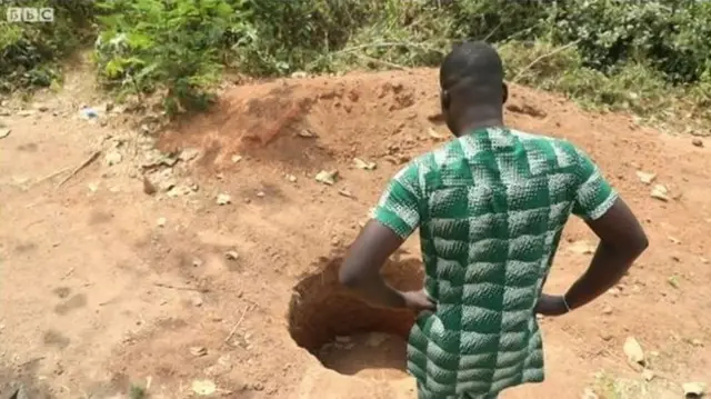 Iho ti wọn n gbẹ fun isinku Favour ki ijọba ipinlẹ Eko to ni ki wọn dawọ́ duro.