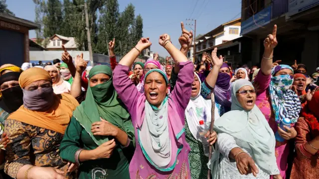 श्रीनगर में महिलाओं का प्रदर्शन (फाइल फोटो)