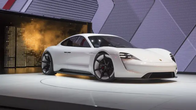 پورشه تایکان براساس کانسپت میشن-ئی ساخته می‌شود