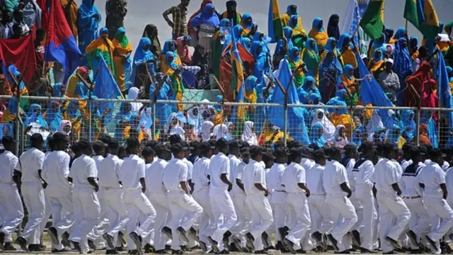 Dabaaldegyada maalinta xorriyadda ayaa badanaa waxa ay kiciyaan dareenno